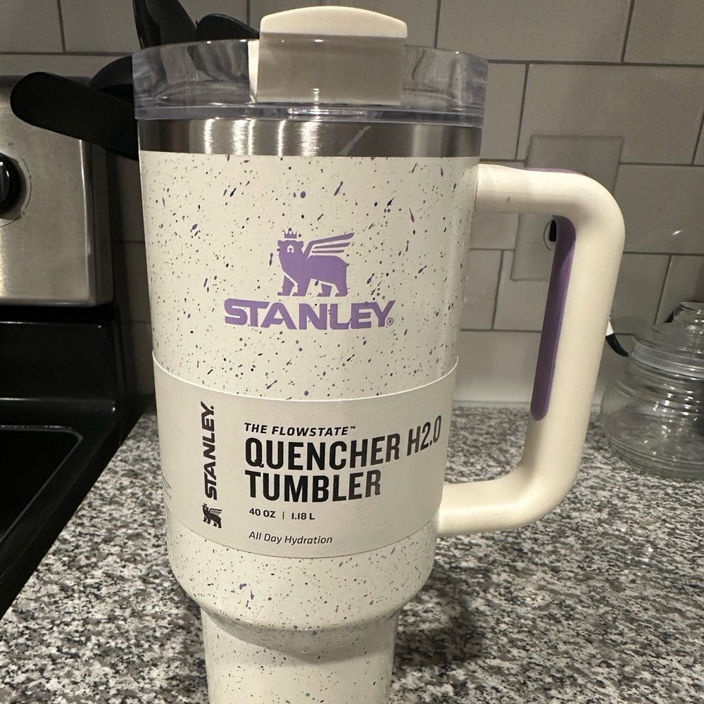 Stanley 40oz cream speckle